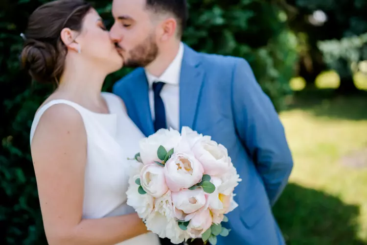 Mariage chic et bohème avec des fleurs fraiches Blanc et pastels
